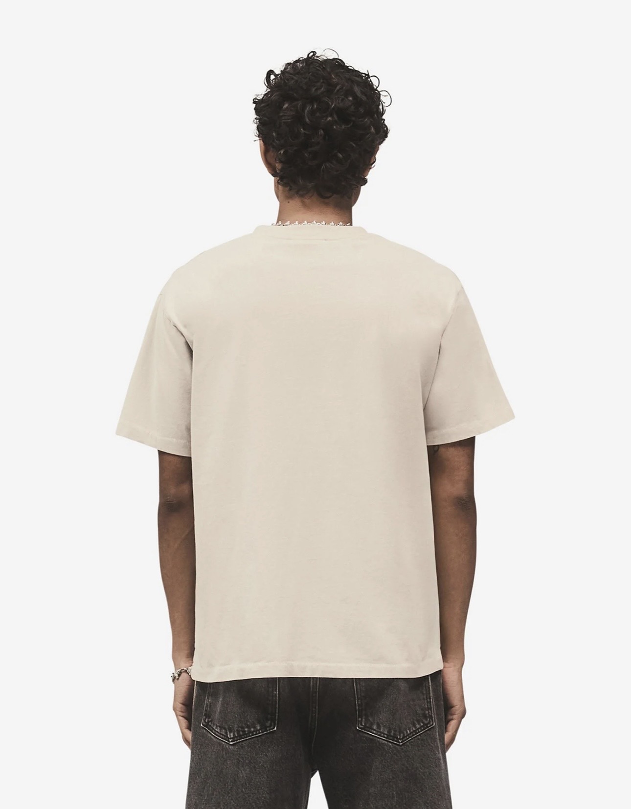 Metal Initial R T-Shirt – תמונה 3